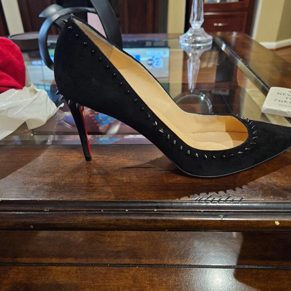 Christian Louboutin Anjalina 85 Veau Velours Studded  Black Textured Heels - Picture 3 of 6